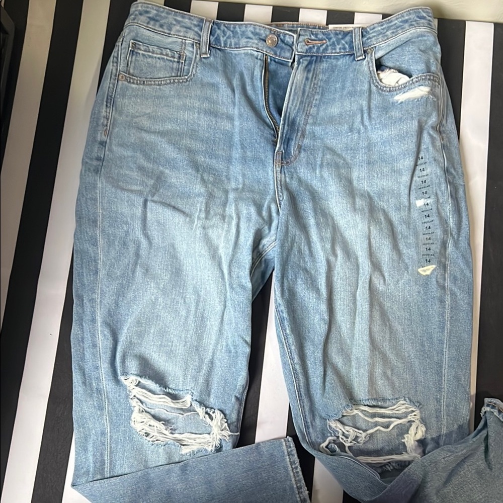 Distressed Light Blue Jeans